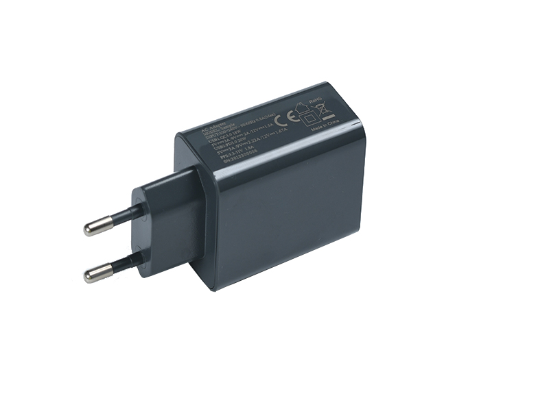 D14 PD20W+QC18W 充電器